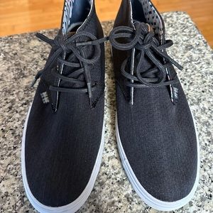 Never worn Men’s Sz 11 Ben Sherman Chukka boots